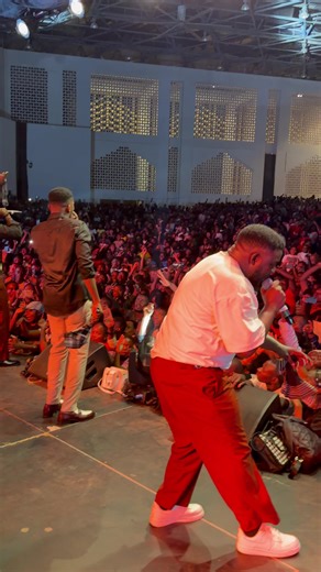 Wazee 24: La Nueva Canción de Agape Gospel Band