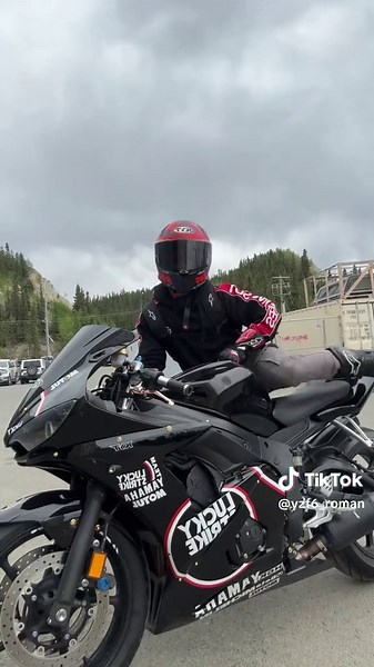 Finding the Perfect Riding Song for Your Yamaha R6