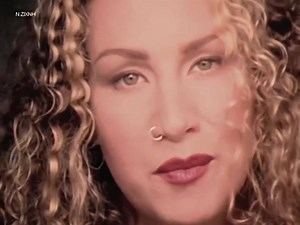 265K views · 14K reactions | Joan Osborne One of Us (1995) Uno de Nosotros Ocupa el #54 dentro de las 100 canciones más grandiosas de los 90s según VH1 | Chavo RucosMúsica | Facebook