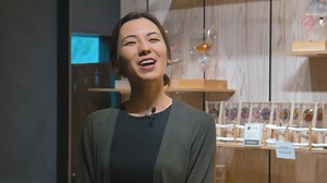 Attempting Japanese Candy Sculpting, Amezaiku | Challenge Shizuka 🐇 Amezaiku (“candy craftsmanship”) appeared in Japan as early as the 8th century in Kyoto. Like ramen, it was an import from China, but evolved into an art that is uniquely Japanese. Made with precise attention to detail and speedy hands, amezaiku is a refined Japanese craft. With only 2-3 minutes to shape these tiny sugar sculptures before they harden, we challenged Shizuka with the task of making her very own amezaiku work of a