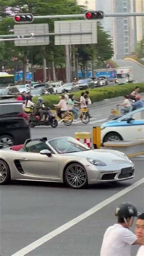 What kind of troubles might a lady driving a convertible Porsche 718 #porsche #supercar #luxurycar