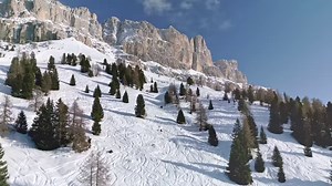 Carezza Dolomites - a sustainable and family-friendly ski world with modern lifts and perfect slopes at the foot of the Rosengarten 🌹 ⛷️ | Carezza Dolomites