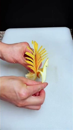 Make oranges look like they're too expensive to eat #FruitCuttingMethods #CreativePlatformStyling #