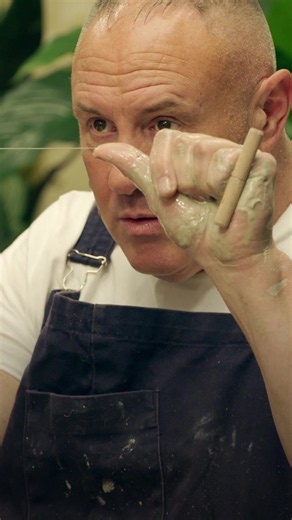 A perfect make for beginner potters: Keith's demo of toothbrush holders. #potterythrowdown