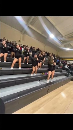 Pine Forest High School Cheerleaders 🌳