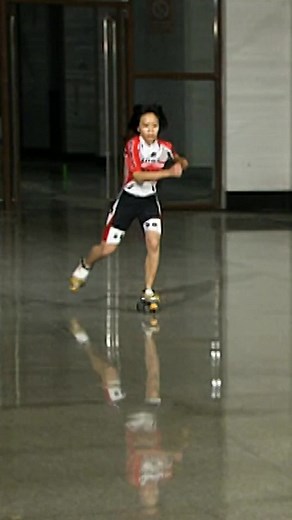 Fastest time to limbo skate over 50 metres 🛼 7.947 seconds by Xue Wu 🇨🇳 #guinnessworldrecords #worldrecord #limbo #skating