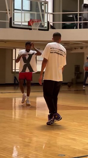 Let’s dance 🪩🏀 #basketball | Junebug