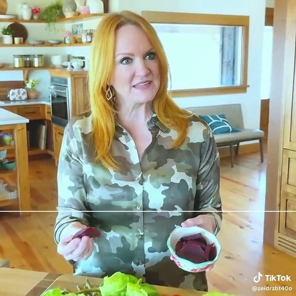 Ree Drummond's Delicious Pub Salad Board Recipe