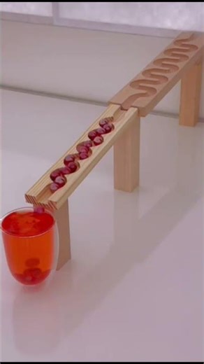 satisfying old red❤️ marbel rolling 🤯 fall down 🥶💀 #marblerun #oddlysatisfying #marblesrace