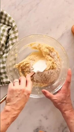 Preppy Kitchen/John Kanell Makes Wonderful Cowboy Cookies 🍪😍