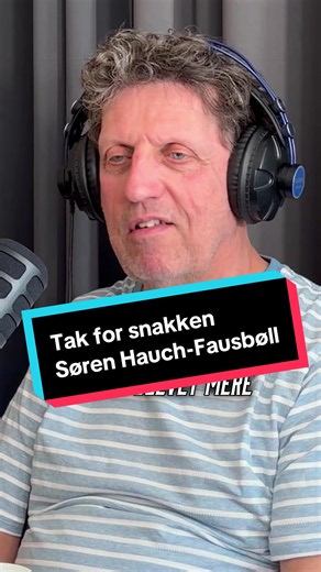 “Jeg har slidgigt nu, og jeg er sikker på det er bamses skyld” 💙 Hør Søren Hauch-Fausbøll fortælle om hvordan det er at være hele Danmarks gule bamse og meget mere i Tak for snakken #takforsnakken #podcast #bamse #legende #danskehospitalsklovne