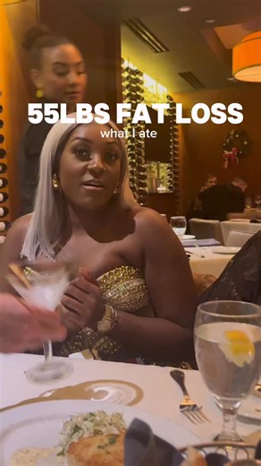 More Recipes for fat loss! “Make burgers at home so I don’t have to be built like one”🙃 #fatloss #weightlossrecipes Burger Recipe: • garlic powder • Onion powder • Salt free Mrs.Dash • Ground beef (Mix it all together make balls and press them down) 1. Cook meat to desired temperature 2. Add fat free cheese while it’s still hot 3. Chop onion (add onion to pan) 4. Mix minced garlic and butter to add to bread (I now replace the butter for 0 cal cooking spray to save calories) 5. Toast bread in th