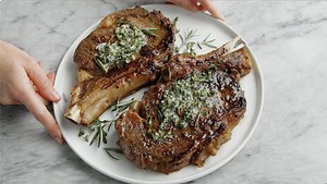 The Perfect Steak with Garlic Butter