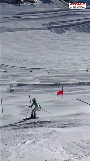 Maxi Wachsmann 🇩🇪 - slalom training on Hintertux #weareskiing ‪@atomic‬