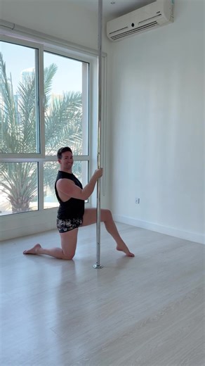 Saw @polenick do a cool forearm stand shape so I decided to make a little variation to the entry. Give it a save and try! ❤️ . . #pdforearmstand #pdtricks #pdbasework