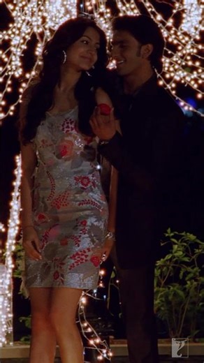 Aadha Ishq Aadha Hai Aadha Ho Jaayega #BandBaajaBaaraat #RanveerSingh #AnushkaSharma #RomanticStatus