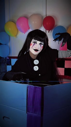 Incredible Puppet Cosplay from Five Nights at Freddy's