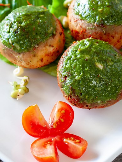 Giada De Laurentiis’ Pistachio Pesto Meatball Recipe