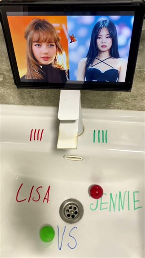 LISA vs JENNIE Who wins?