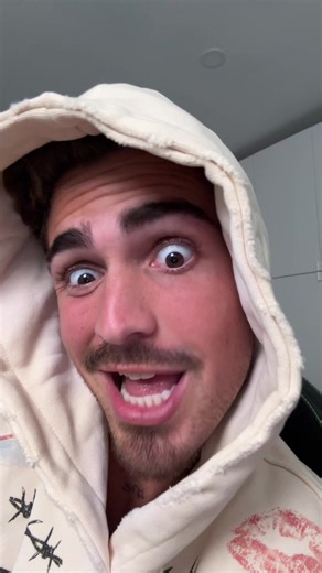 Videos de TJR (@tjr) con “Facetime - Stunna Girl & Vanessa Doll”