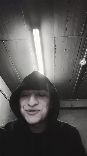 Welche version findet ihr besser ? #fyp #viral #rawseason