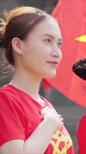 1.2M views · 2.7K reactions |  Hoà nhịp đập tự hào dân tộc, chào đón ngày thống nhất Đất Nước và Quốc tế lao động. Cùng Seoul Center lan toả SẮC ĐỎ TỰ HÀO, mang màu cờ sắc áo đến mọi miền tổ quốc! #SeoulCenter #Sacdotuhao #nghile30_41_5 #giaiphongmiennam #30_4 | Thẩm Mỹ Viện Seoul Center | Facebook