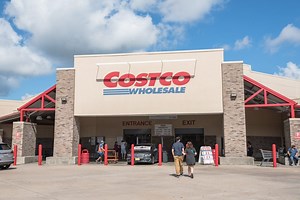 13 Ways Costco Tricks You into Spending More Money