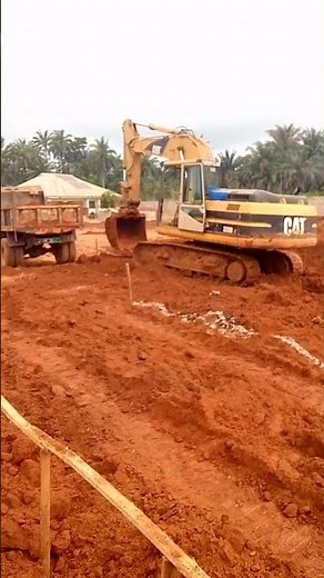 Foundation digging using excavator