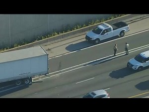 Crash on I-55 near Lemont leaves 1 dead, traffic backed up