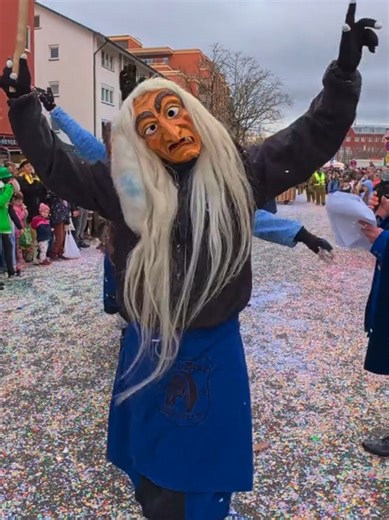 Witch Train Dance! 🧙‍♀️🚂 #WitchDance #Hexe #Fasnacht #Germany #Tradition Watch the full video on YouTube for the complete experience: 🔗 https://www.youtube.com/@CitytoHorizon