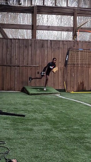 Zane had been working his tail off lately! He is working on being quicker to the plate, while being efficient with his mechanics. Zane has came a long way and continues t to improve! Very proud of Zane and his progression! 💪🏻⚾️ | Quinton Stevens Baseball Training