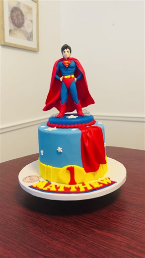Supermán Birthday Cake Ideas for Kids