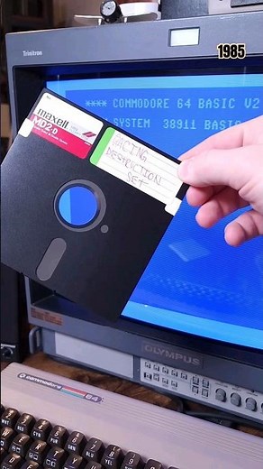 Playing Racing Destruction Set on Commodore 64, 1985 #shorts #retrogaming