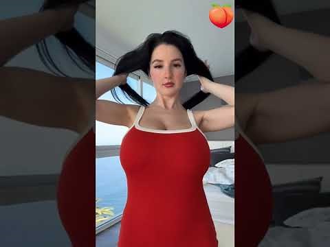 Is Laurine the Instagram's TOP CURVY MODEL you were searching???😍