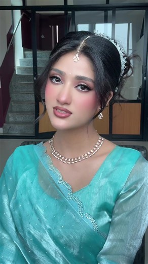 Glossy Makeup Look Tutorial