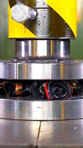 asmr hydraulic press 🤯 #satisfying #asmr #hydraulicpress
