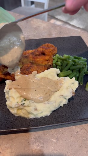 This is only the 2nd time I’ve ever made this, first in a cast iron #dinner #friedchicken #mealideas #homemadefood #castironcooking #foodblogger #foodreels #cooking #cookathome #cookwithme | Holmescooking