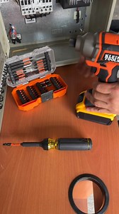 ¿Qué tal darle a tu caja de herramientas el impulso que se merece? 🪛💥 Ahorrando 💵 y espacio con Impacto ProFlex. Mods. 32313HD, 33801 𝐂𝐎𝐌𝐏𝐑𝐀 𝐄𝐍 𝐋𝐈́𝐍𝐄𝐀: 👉🏻 www.kleintools.com.mx/content/compra-en-l-nea 𝐋𝐎𝐂𝐀𝐋𝐈𝐙𝐀 𝐃𝐈𝐒𝐓𝐑𝐈𝐁𝐔𝐈𝐃𝐎𝐑: 👉🏻 www.kleintools.com.mx/donde-comprar 𝐌𝐀́𝐒 𝐈𝐍𝐅𝐎𝐑𝐌𝐀𝐂𝐈𝐎́𝐍: 👉🏻 https://www.kleintools.com.mx/taxonomy/term/1089 . . . #herramientas #electricista #KleinTools #Mexico #calidad #mantenimiento #resistencia #industrial #indust