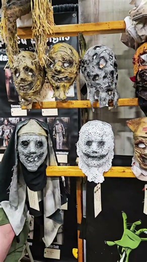 Do you see the boogie man? #halloween #Transworld #mask #custom #haunt #tradeshow #boogieman #horns