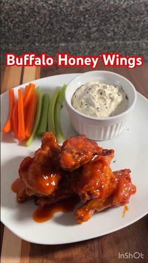 Oven Baked Buffalo Wings - Super easy and crispy