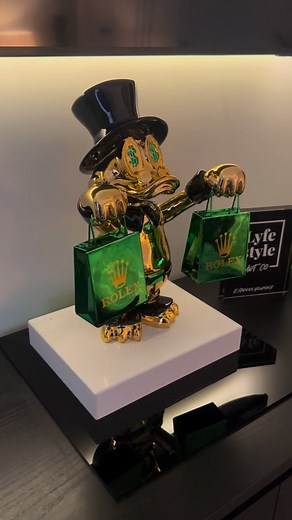 BLACK FRIDAY SALE Statement pieces and show-stopping prices!  Luxury Pop Art Sculptures made for your home. Inspired by your favourite modern icons.   Free Worldwide Shipping  Get 40% OFF At Checkout  Pay In Instalments | Lyfestyle ArtCo | Facebook