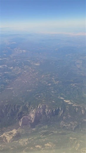 Flying over Yosemite National Park 😲👍😎 #flying #yosemitenationalpark #views #awesome #shorts