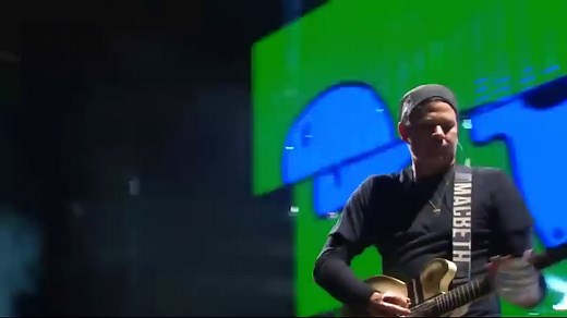 Blink-182 - Heart's All Gone (Live Las Vegas) HD