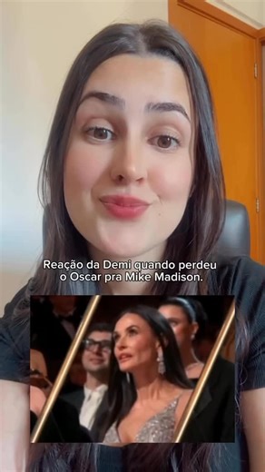 Gabi Mourão on Instagram: "Em 2013, o diretor Quentin Tarantino teve uma reação viral ao cuspir champagne em um dos momentos do Globo de ouro. Após perder o prêmio de melhor diretor para Ben Affleck, fizeram um edit dessa reação, por não concordarem que o filme Django Livre (2012), perdesse para Argo (2012). #django #tarantino #oscar #cinema"