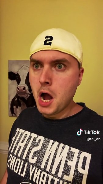 Mickey mouse gets a unexpected surprise from goofy! #fyp #tal_on #FUNNY #foryou #goofy #mickeymouse #mrkrabs #squidward #spongebob #movie