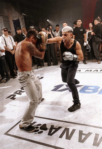 Fernández Roberto vs Nicolás Ramírez | Round 1 Bienvenidos a La Manada 🐆 Un formato único de boxeo callejero 🥊 que lleva la acción a las locaciones más espectaculares y fuera de lo común. 🌍 Este formato nació para popularizar el deporte y darles a los peleadores la oportunidad de brillar 🌟 como nunca antes. ¿Estás listo para unirte a esta manada de guerreros? 🔥💪 #Boxeo #Knockouts #ArtesMarciales #Deporte #pelea