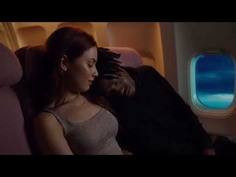 Golden hour at 30,000 feet 🥂🌅