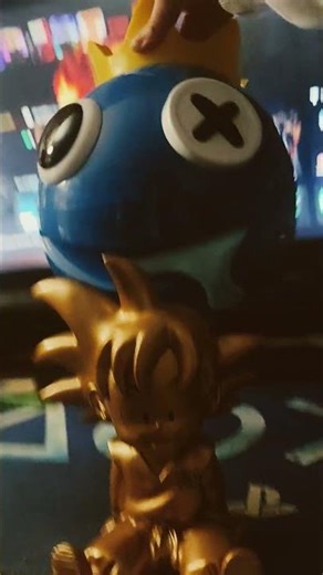 je tue son Goku avec la géante tête de bleu😅😅