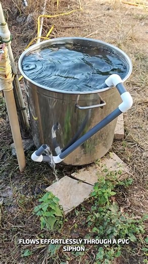 301K views · 496 reactions | Gravity Powered Water Flow Setup #NoElectricity #FluidPhysics #SmartDesign | Mundo Videos | Facebook