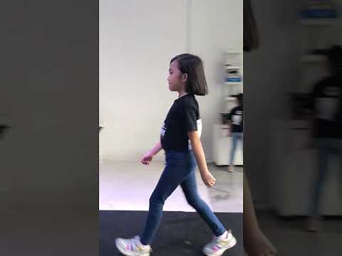 Runway Kids | Learn Catwalk | Fashion Show | Child Model